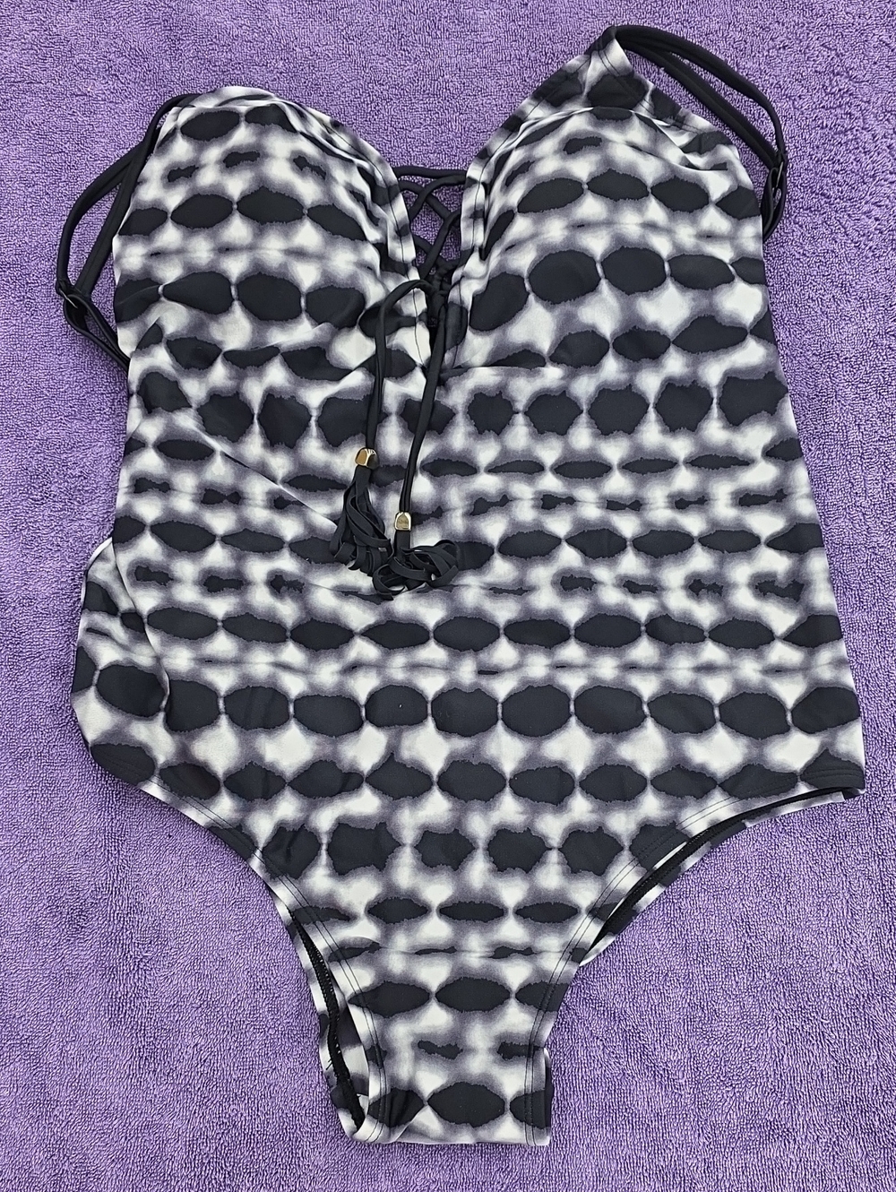 NWOT Costa Del Sol Black and White Patterned One-Piece Swimsuit